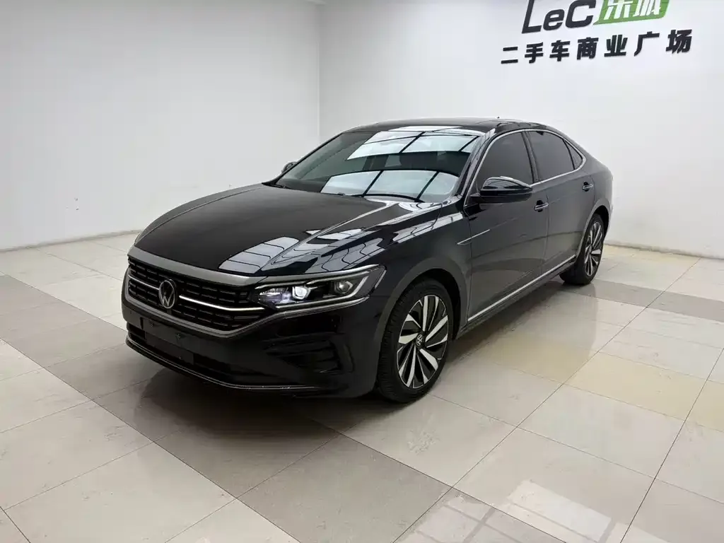 Volkswagen Passat — фото 1