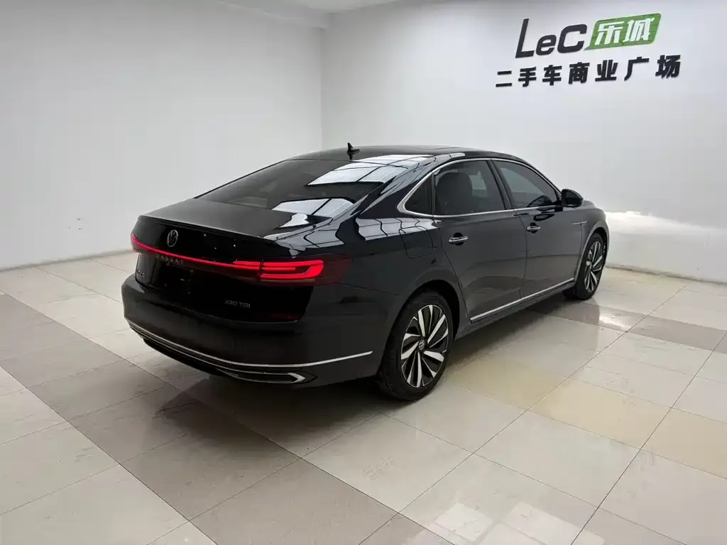 Volkswagen Passat — фото 4
