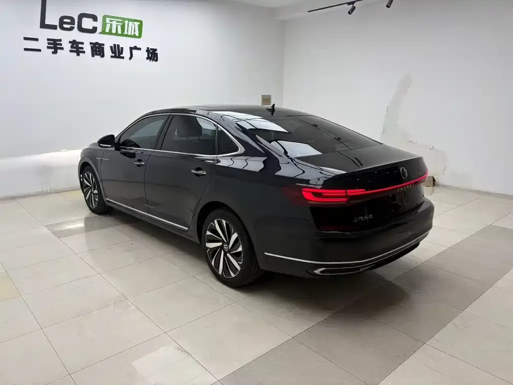 Volkswagen Passat — фото 7