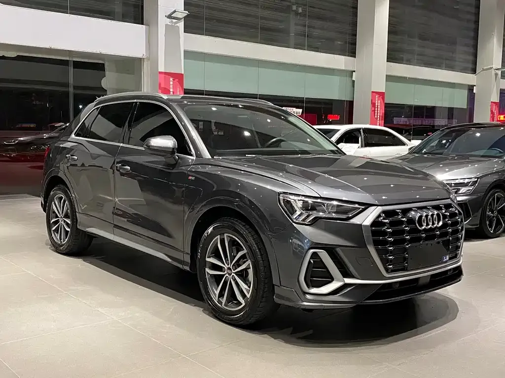 Audi Q3 — фото 7