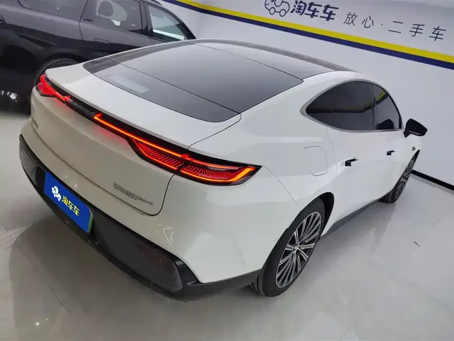 Geely Galaxy Xingyao 8 — фото 6