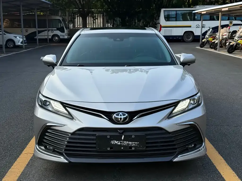 Toyota Camry 2023 из CN, фото 7
