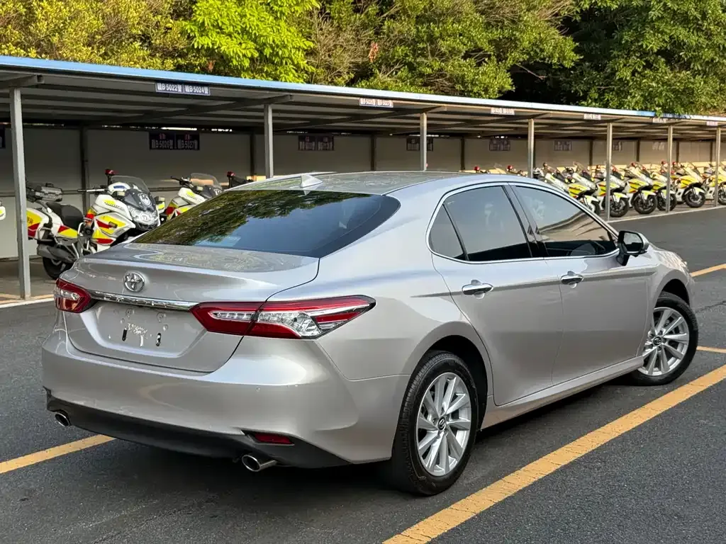Toyota Camry 2023 из CN, фото 9