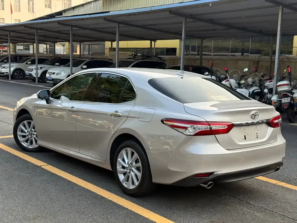 Toyota Camry 2023 из CN, фото 3