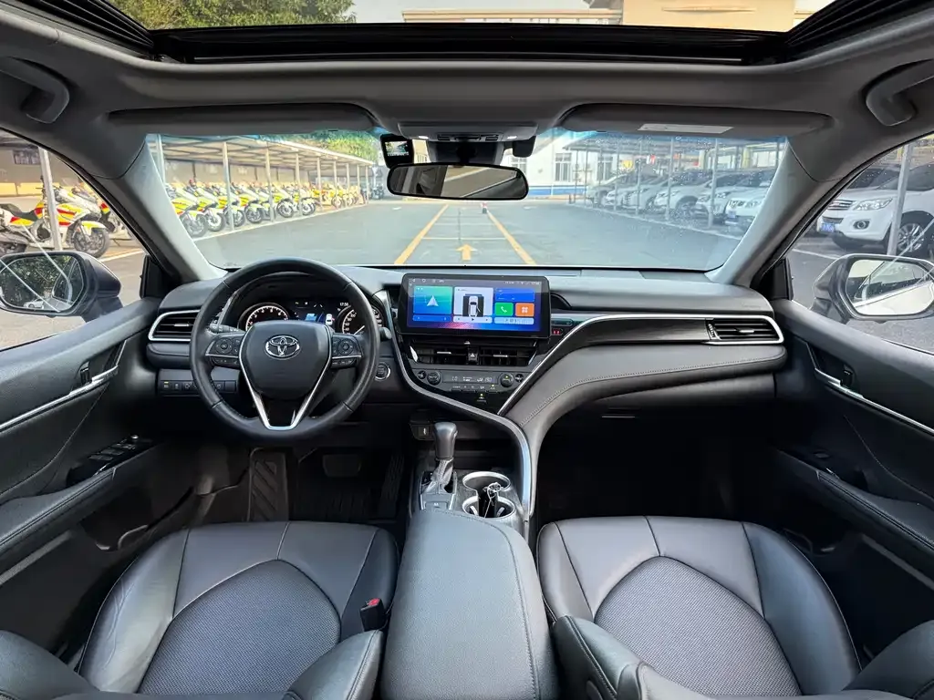 Toyota Camry 2023 из CN, фото 2