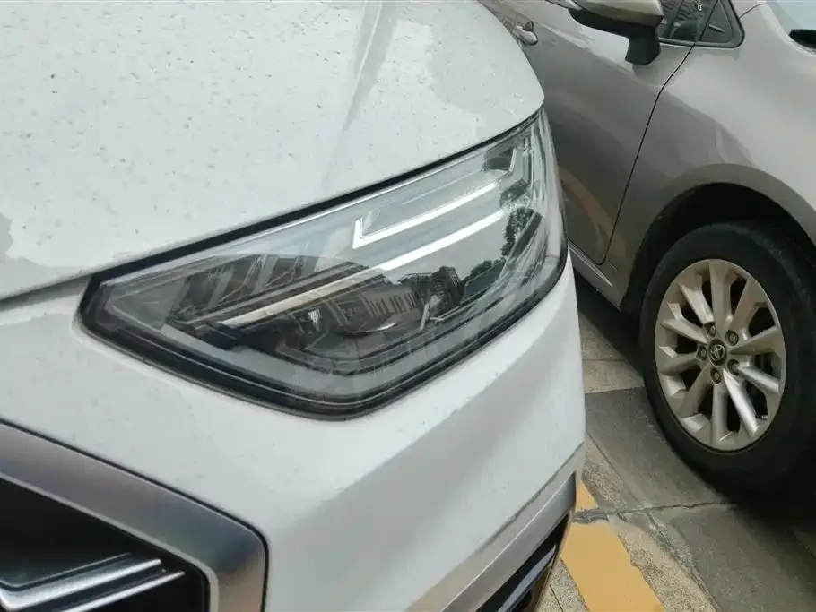 Audi Q5L 2022 из CN, фото 2