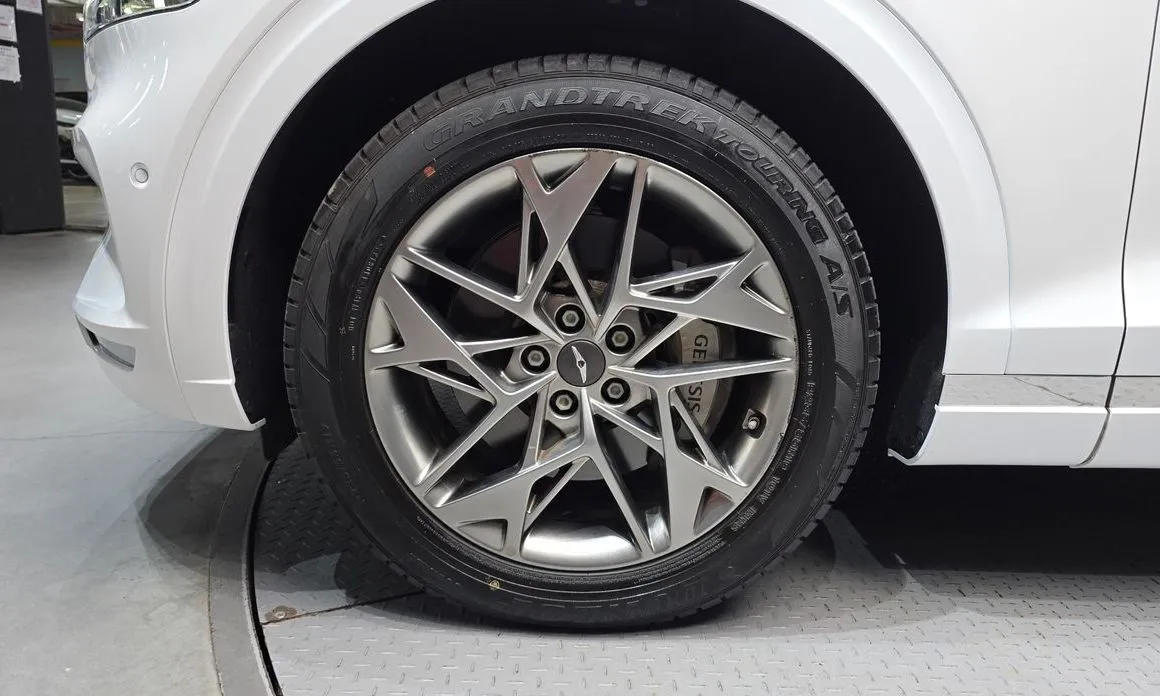 Genesis GV70 — фото 9