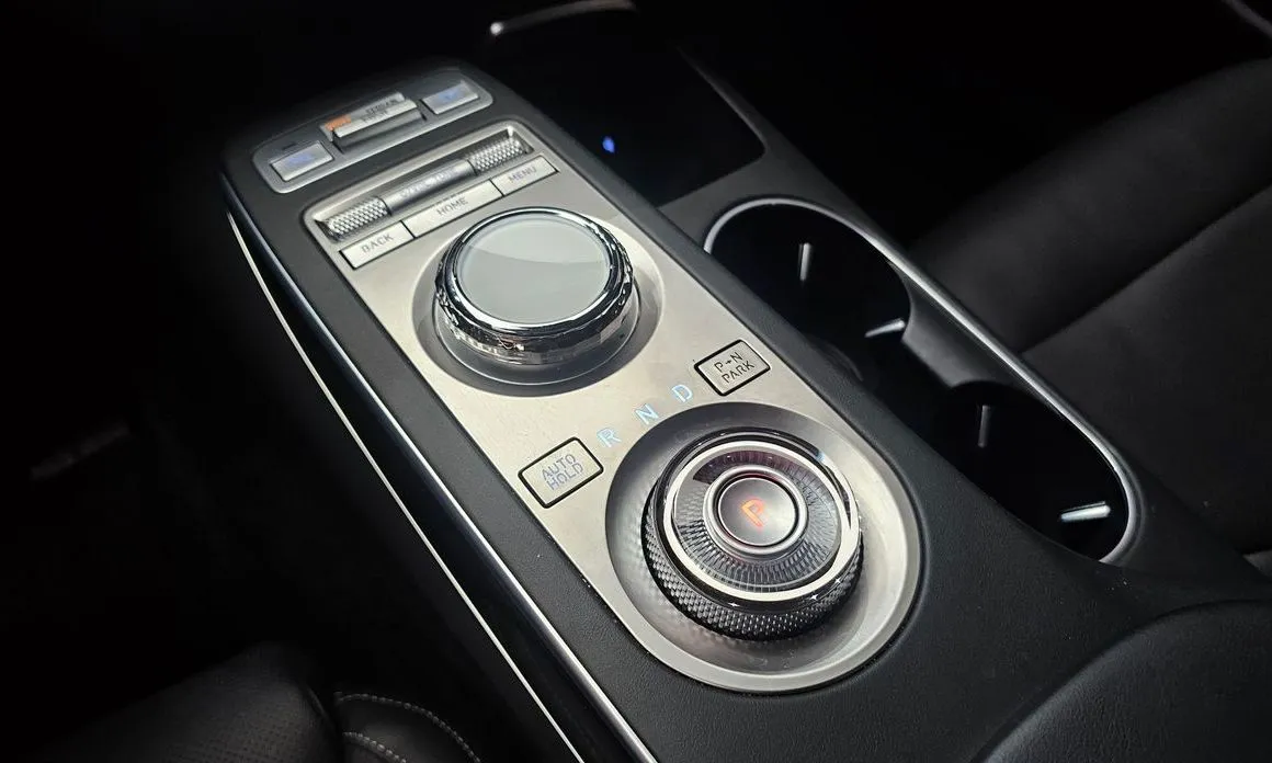 Genesis GV70 — фото 4