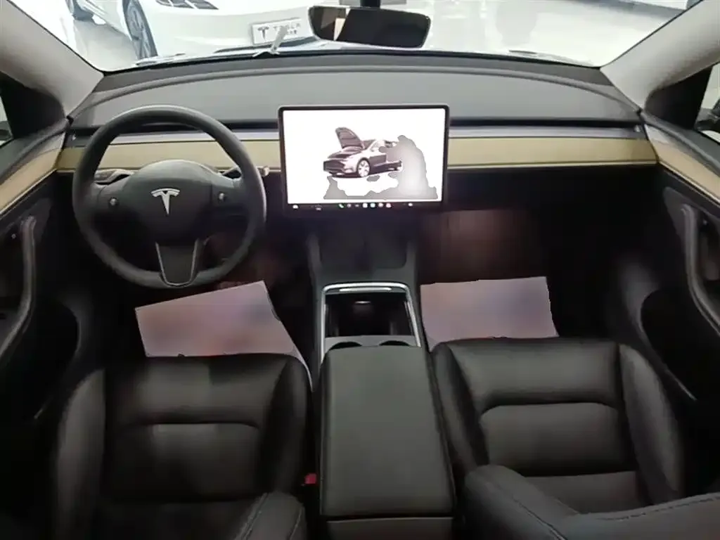 Tesla Model Y — фото 4