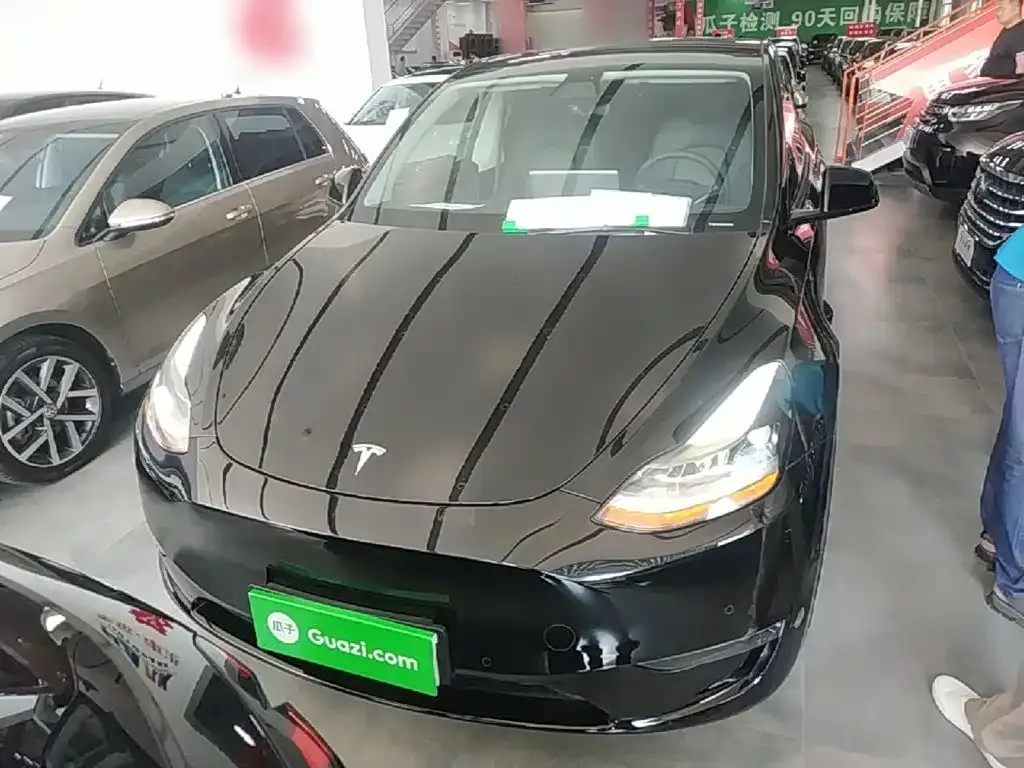 Tesla Model Y — фото 9