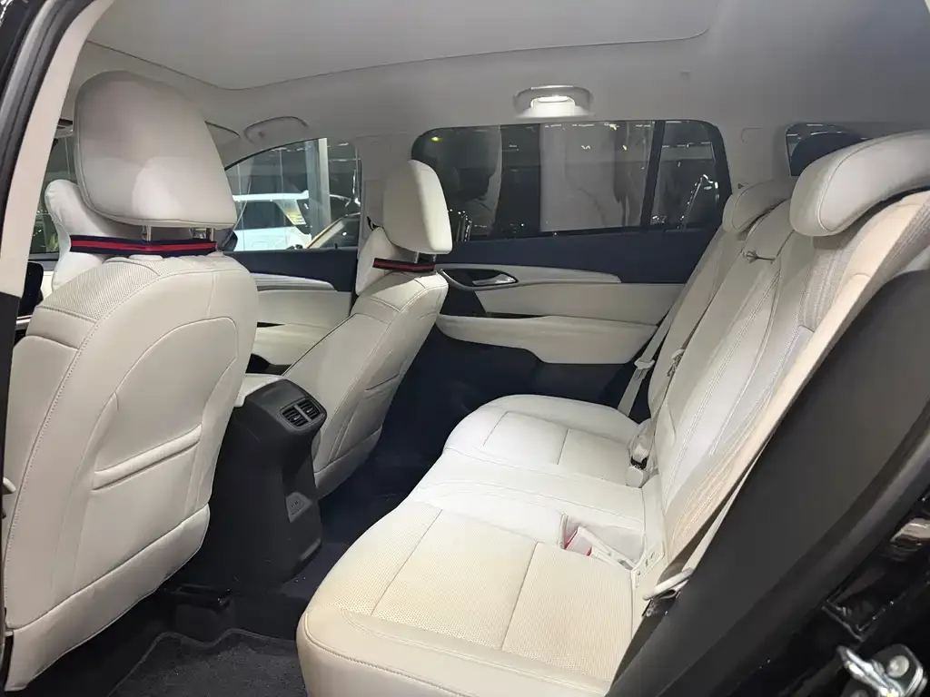 Buick Envision Plus — фото 2