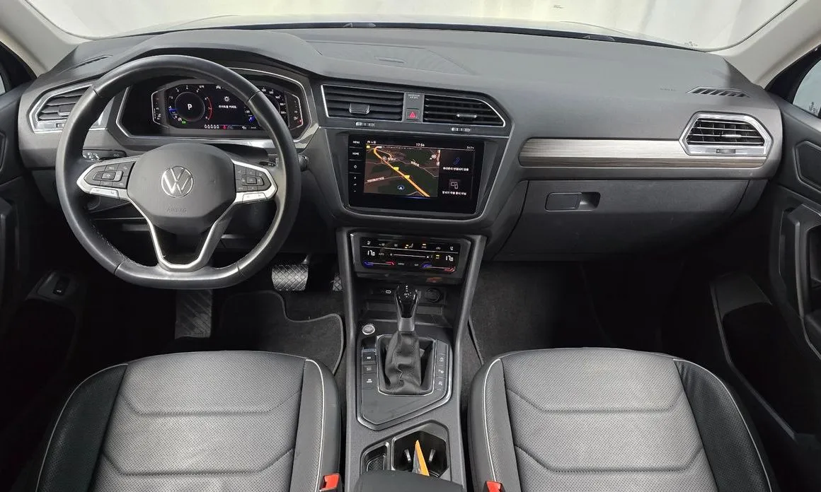 Volkswagen Tiguan — фото 10