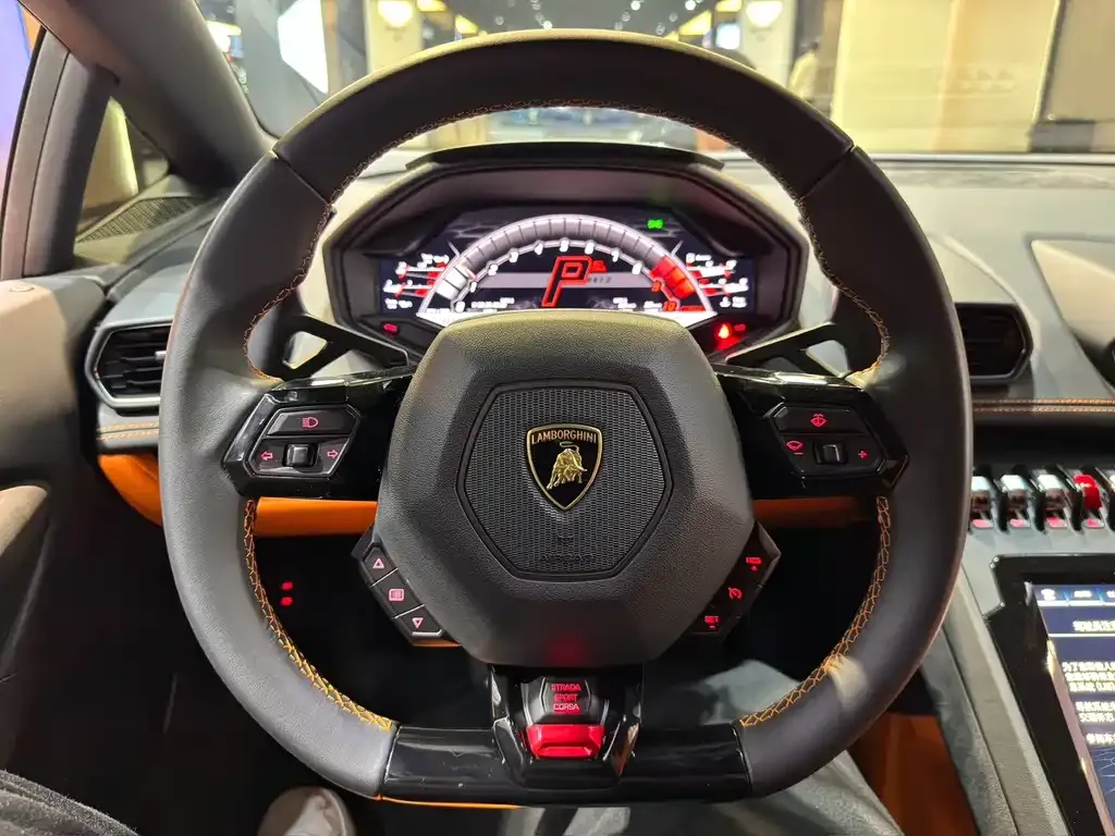 Lamborghini Huracan — фото 10