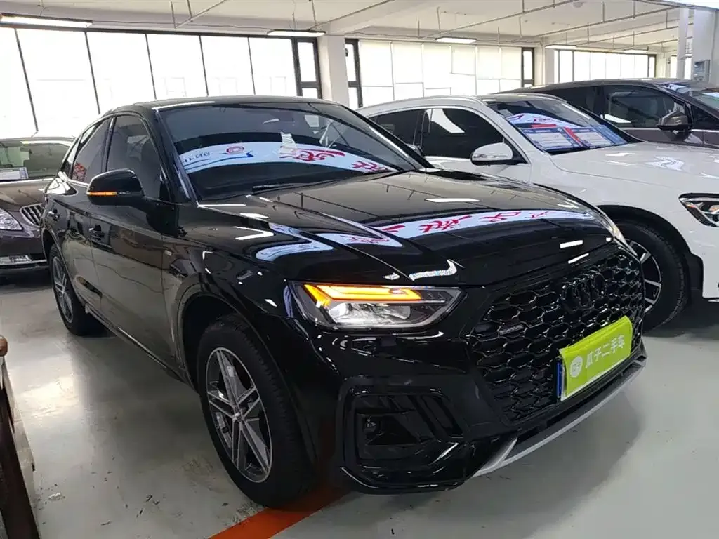 Audi Q5L Sportback — фото 3