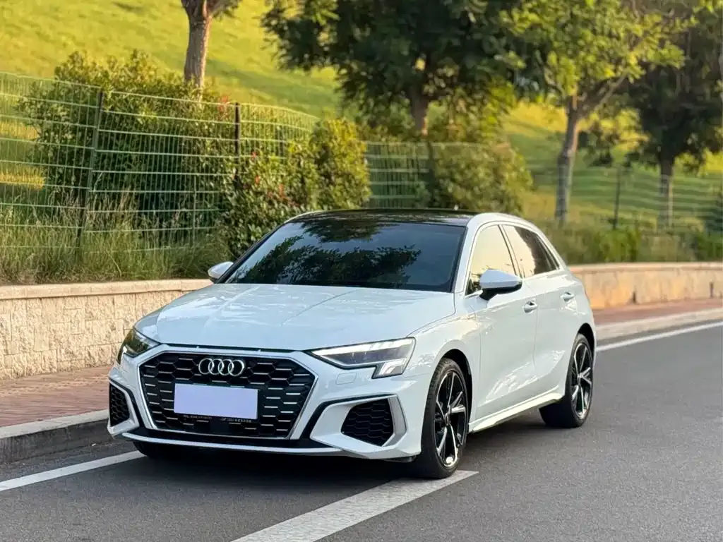 Audi A3 — фото 1