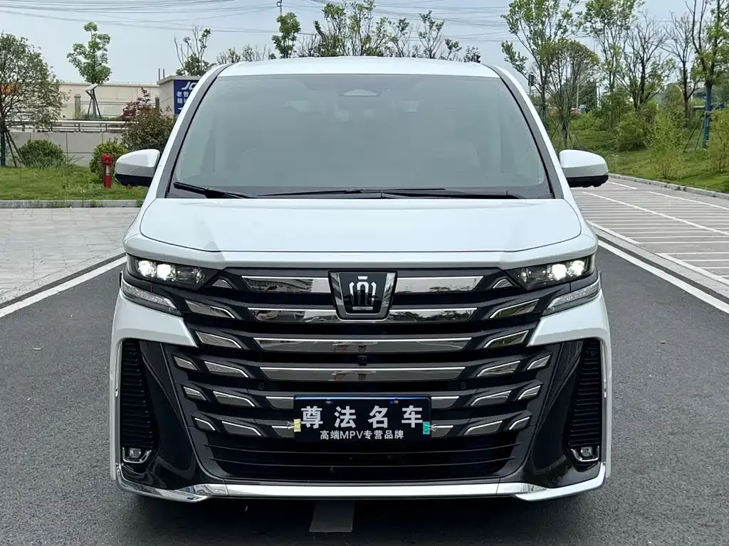 Toyota Vellfire — фото 7