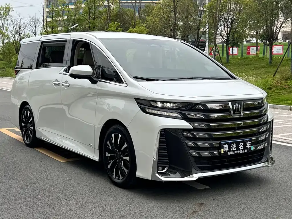 Toyota Vellfire — фото 9