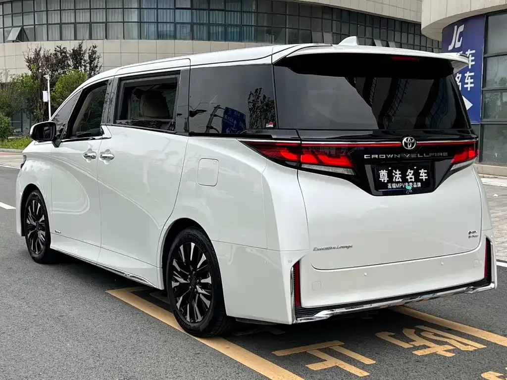 Toyota Vellfire — фото 6