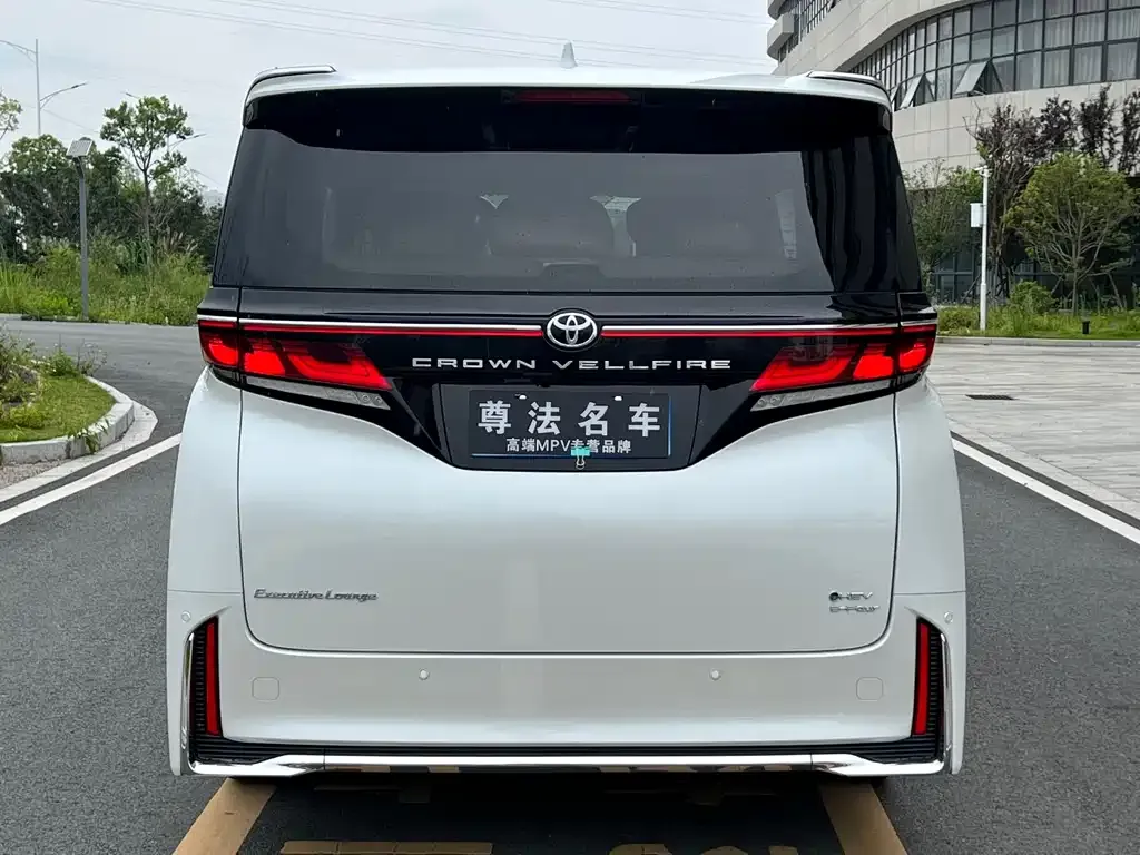 Toyota Vellfire — фото 5