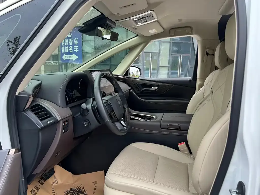Toyota Vellfire — фото 3