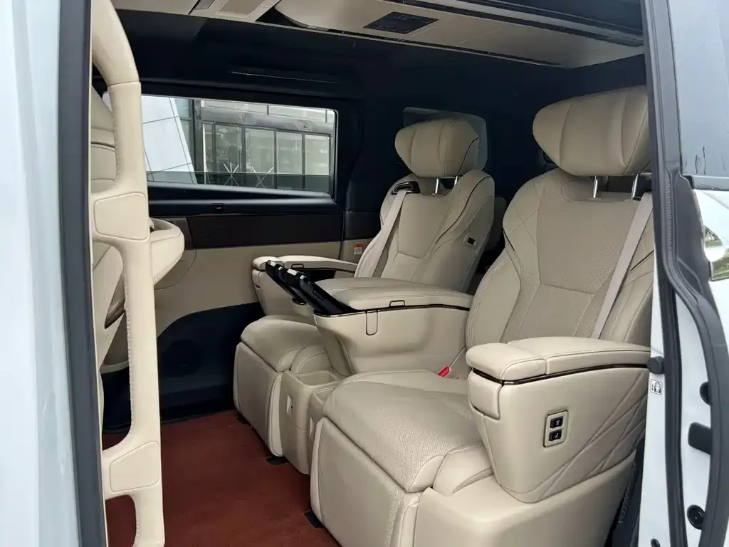 Toyota Vellfire — фото 2