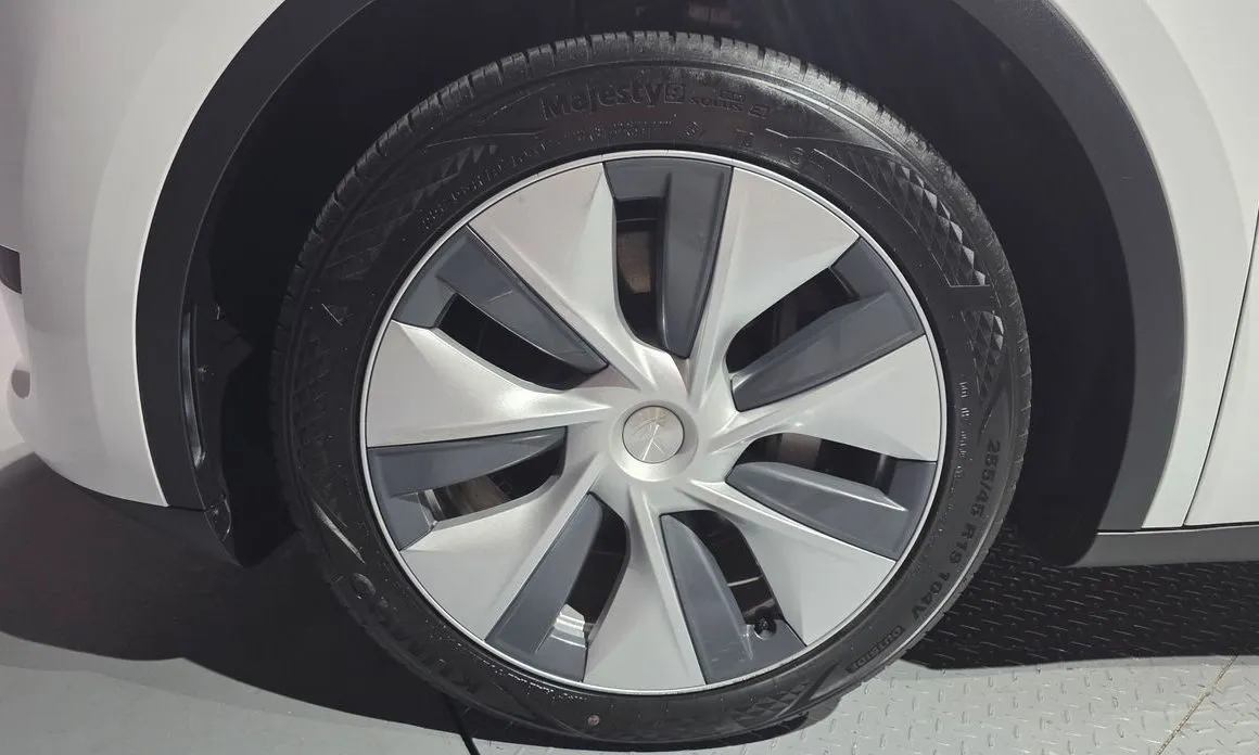 Tesla Model Y 2023 из KR, фото 6