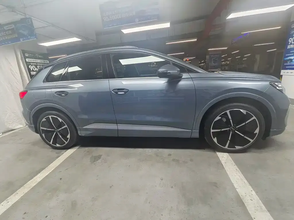 Audi Q4 e-tron — фото 4
