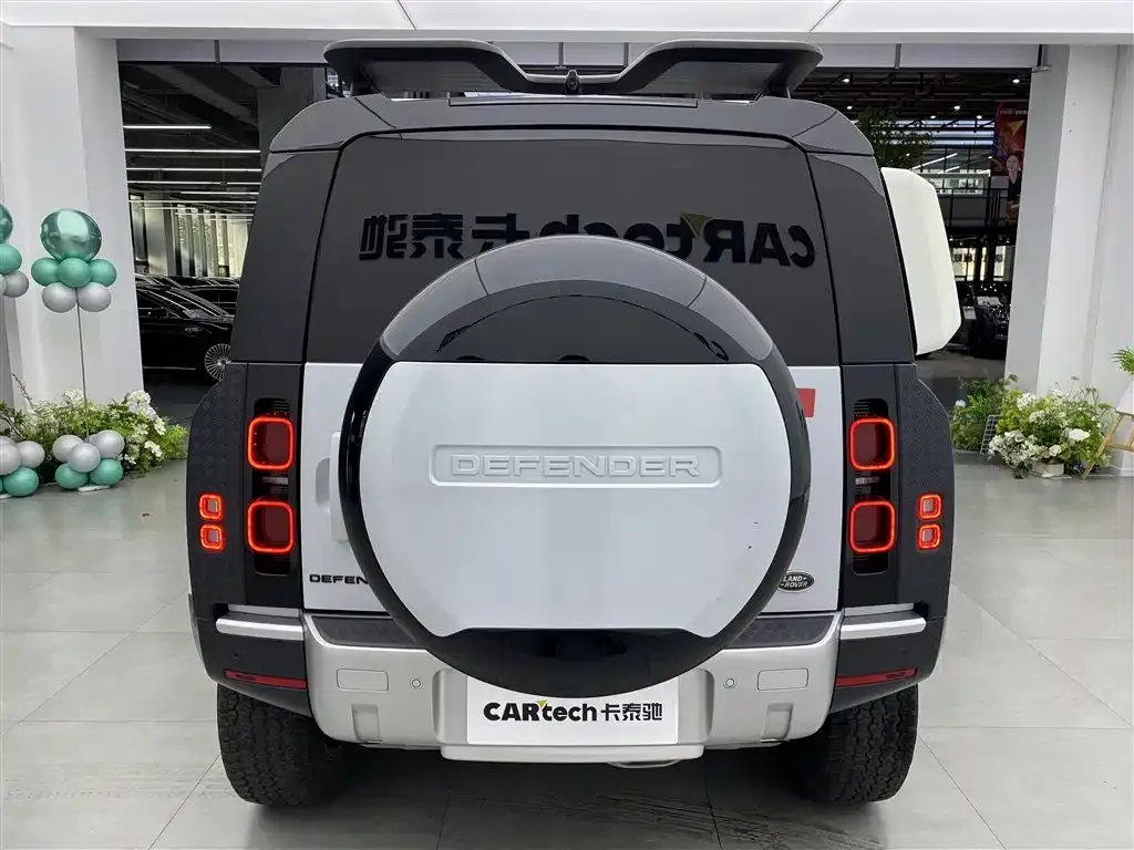 Land Rover Defender — фото 10