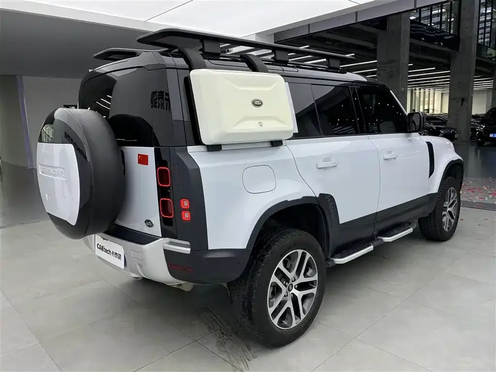 Land Rover Defender — фото 6