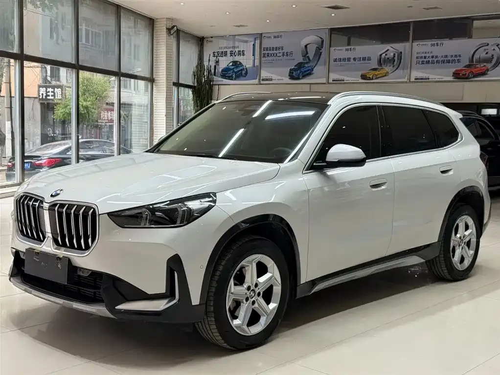 BMW X1 — фото 1
