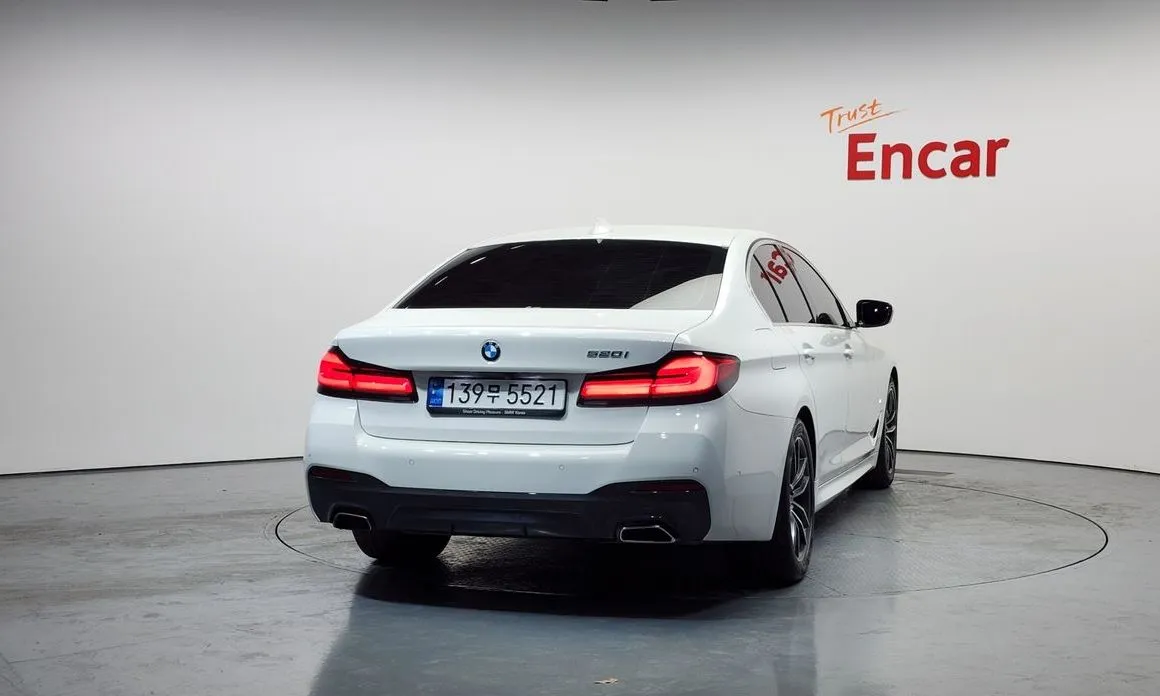 BMW 5-Series 2022 из KR, фото 9