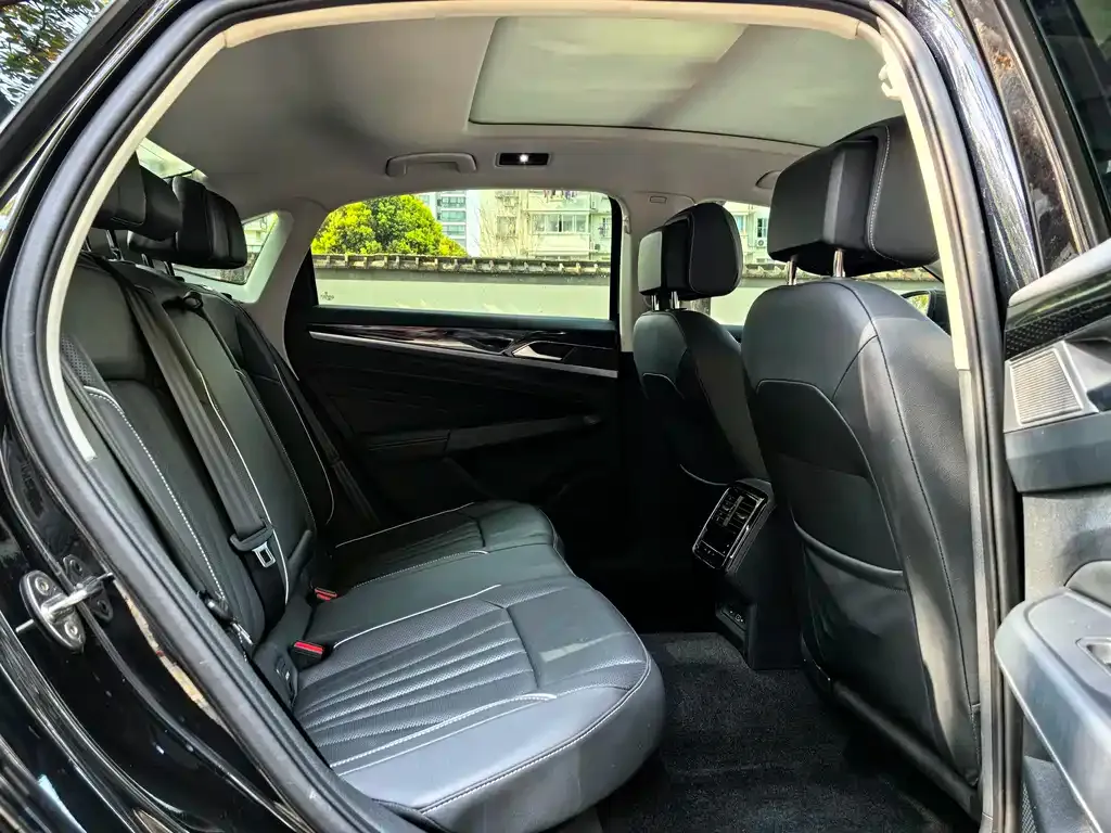 Volkswagen Passat — фото 3