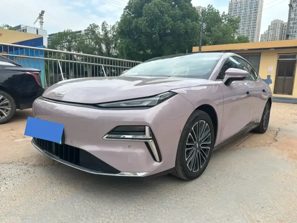 Geely Galaxy Xingyao 8
