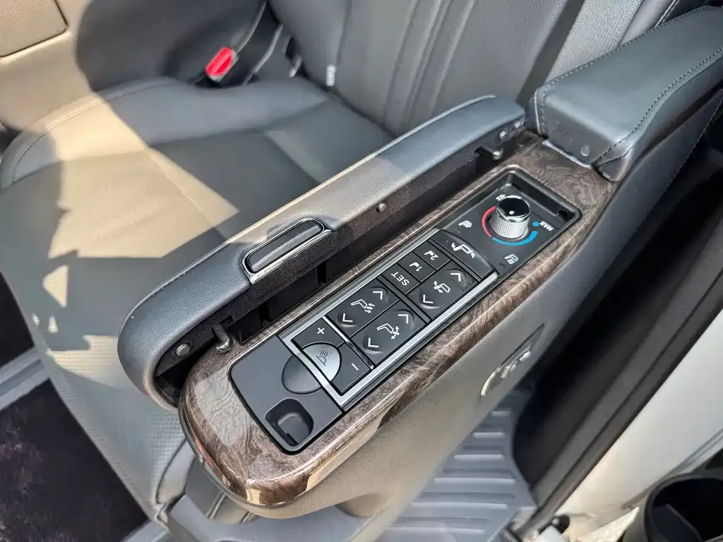 Toyota Alphard 2021 из CN, фото 8