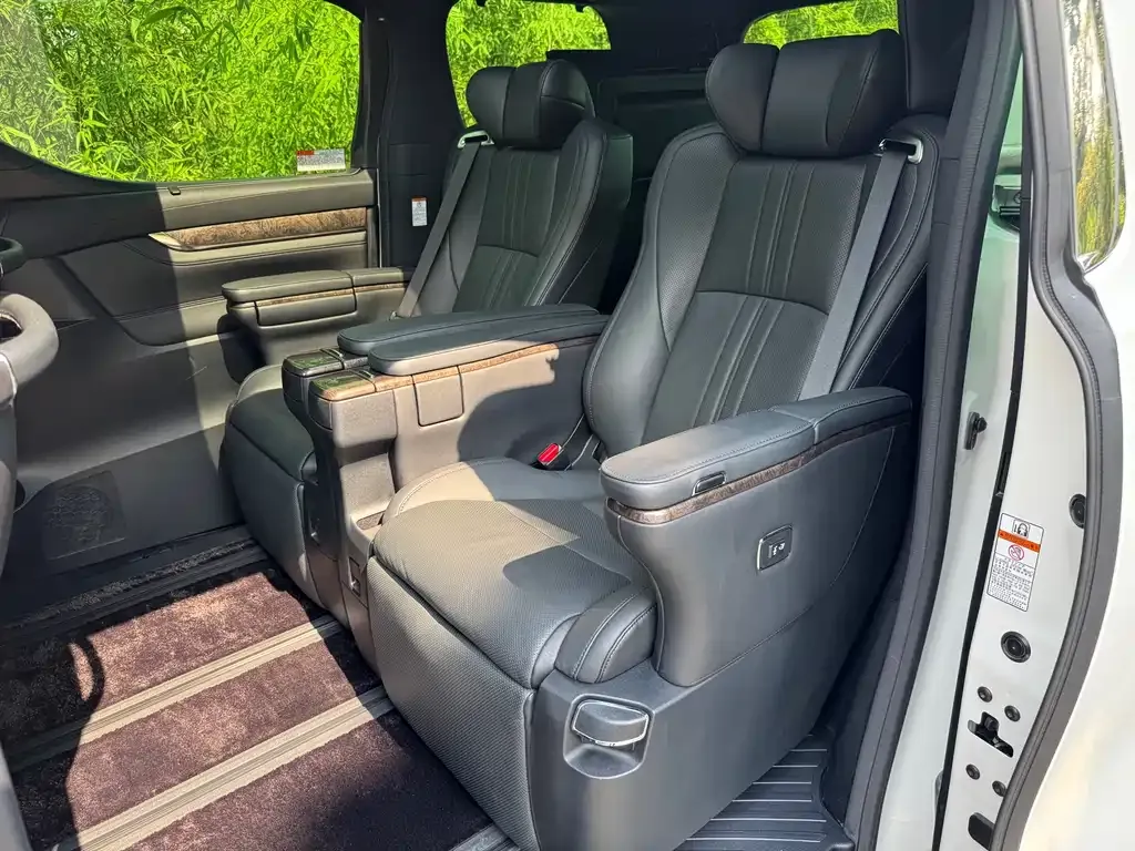 Toyota Alphard 2021 из CN, фото 7