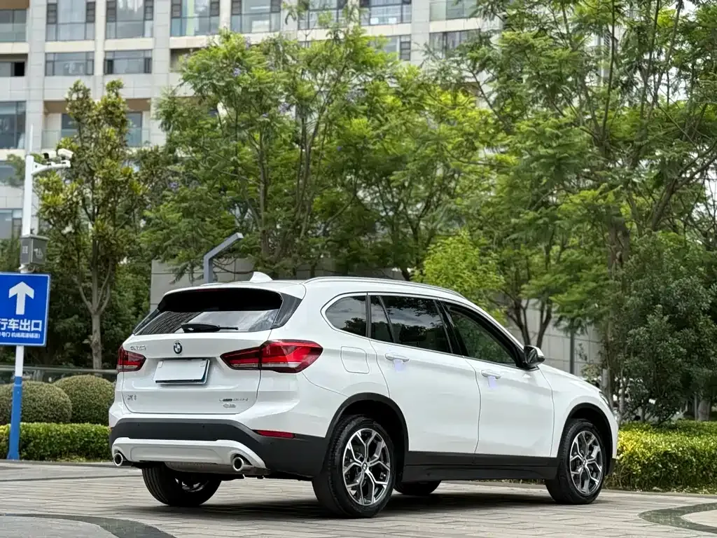 BMW X1 — фото 5