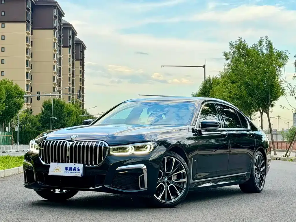 BMW 7 Series — фото 1