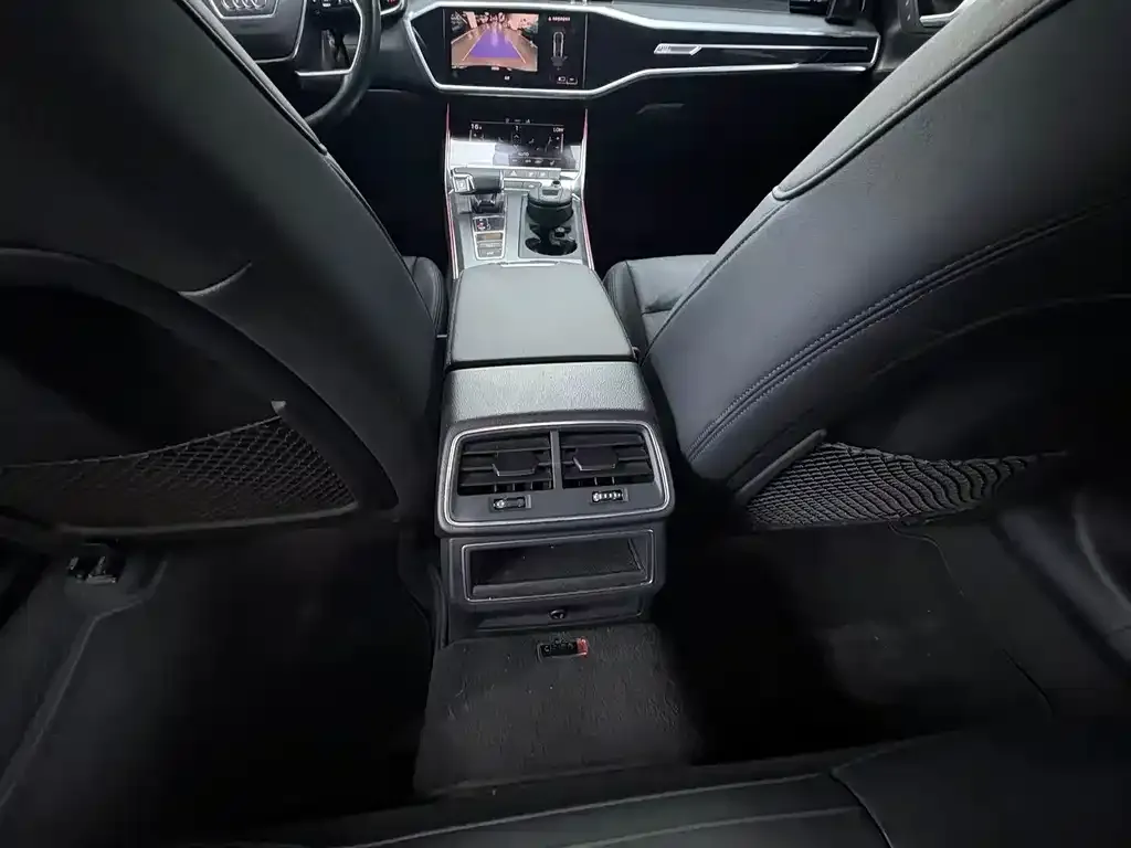 Audi A7 2021 из CN, фото 5