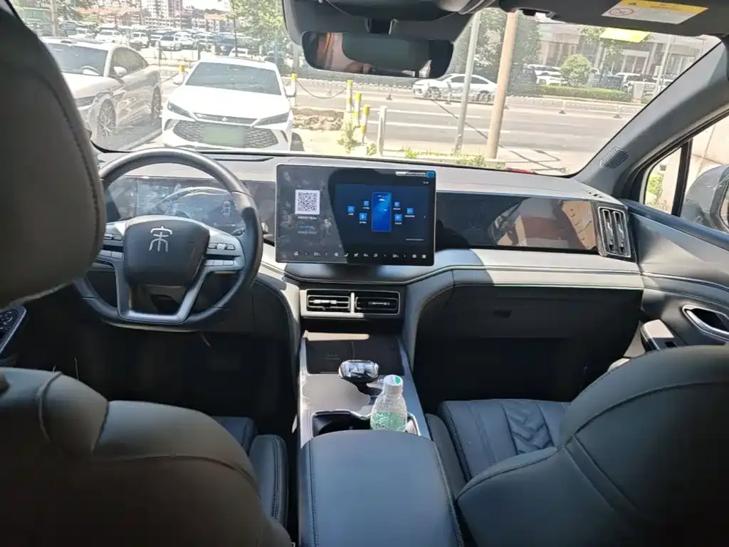 BYD L DM-i — фото 7