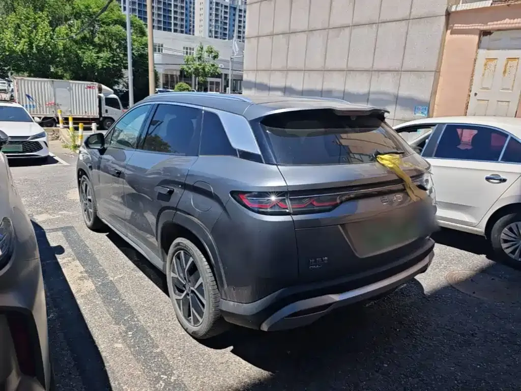 BYD L DM-i — фото 10