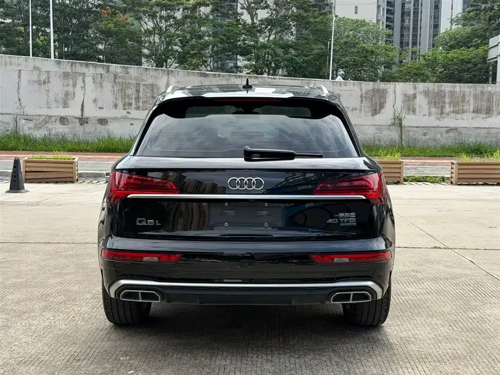 Audi Q5L — фото 7