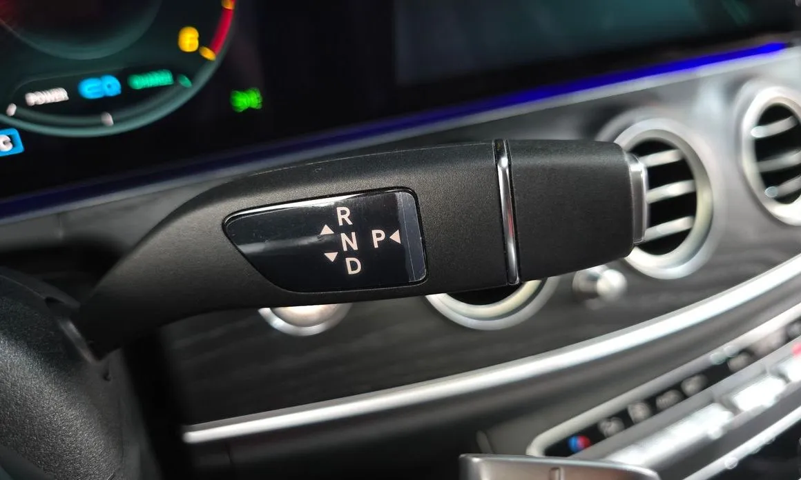 Mercedes-Benz E-Class 2023 из KR, фото 3