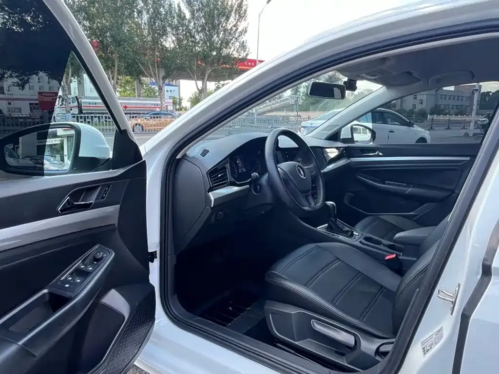 Volkswagen Bora 2022 из CN, фото 7