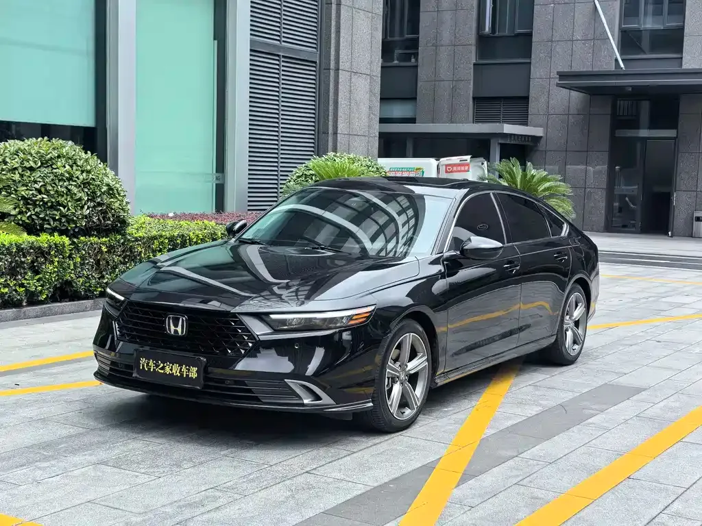 Honda Accord — фото 1