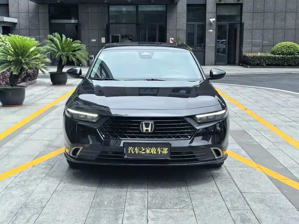 Honda Accord — фото 9