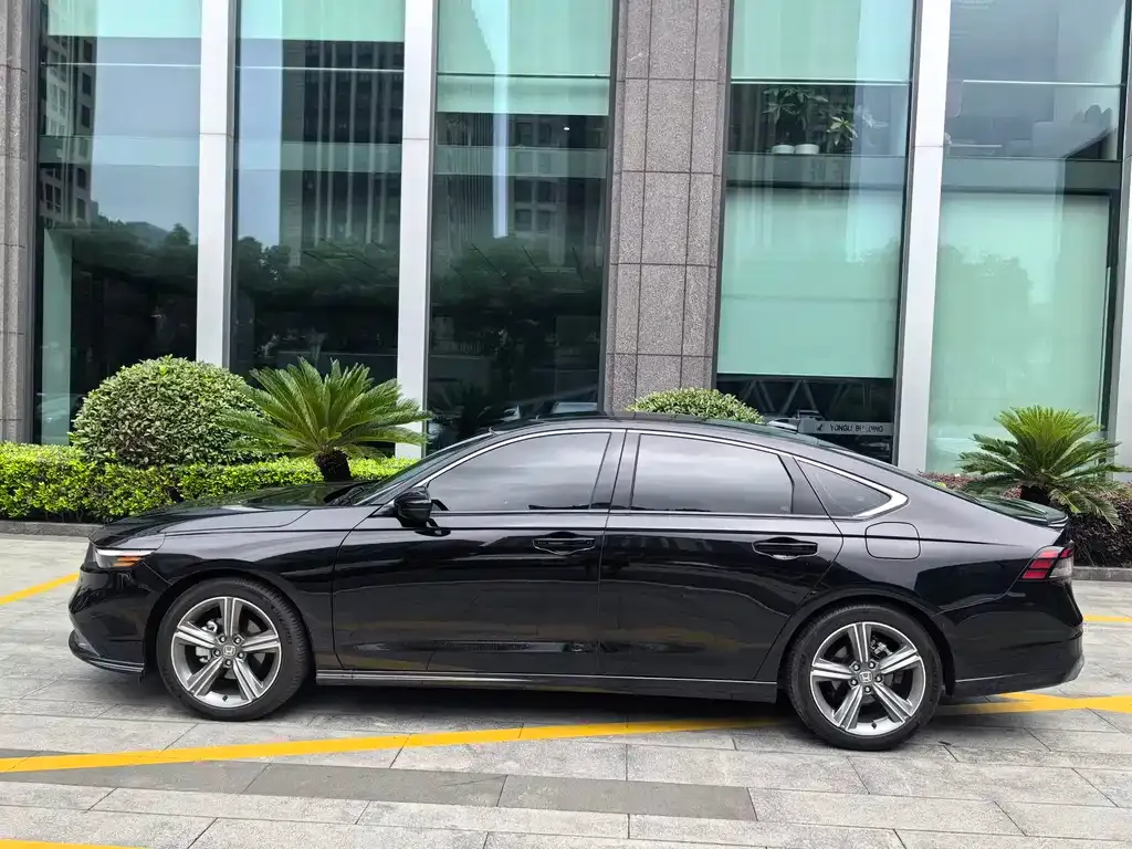 Honda Accord — фото 4