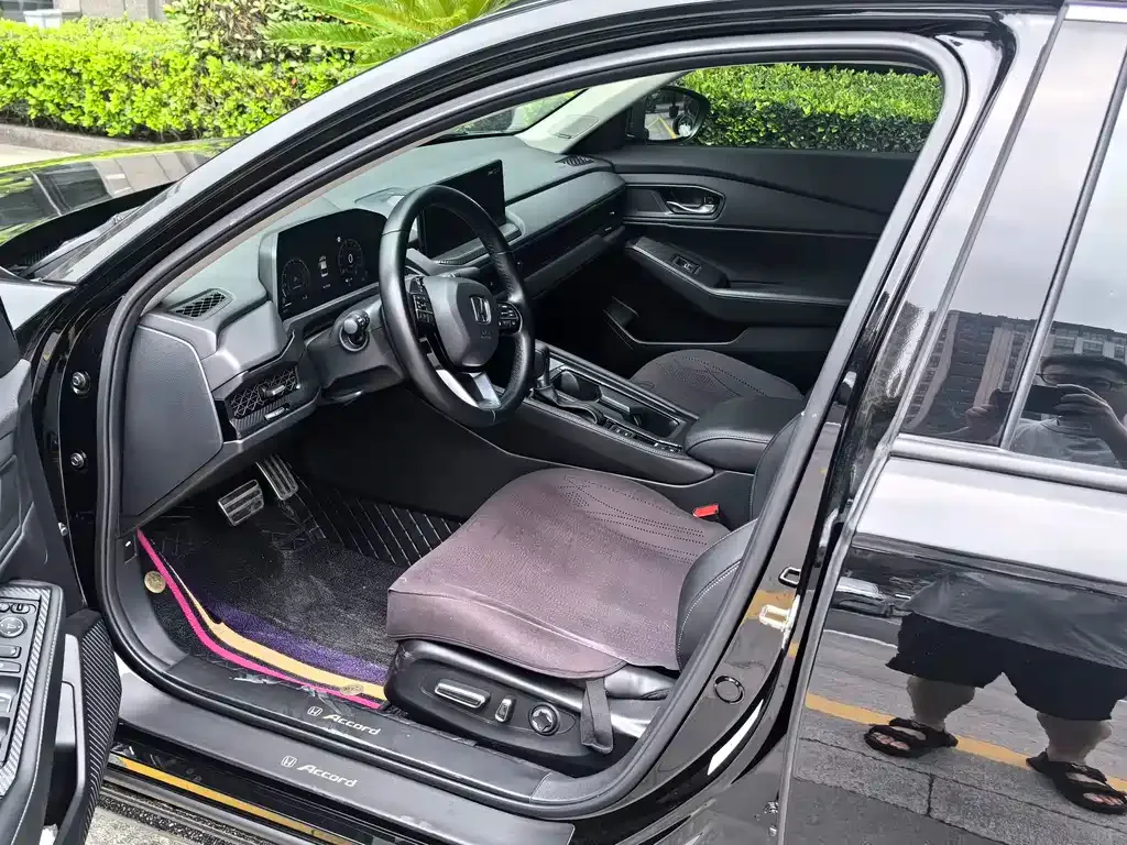 Honda Accord — фото 10