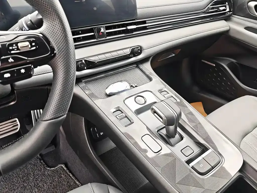 GAC Motor Shadow Leopard — фото 5