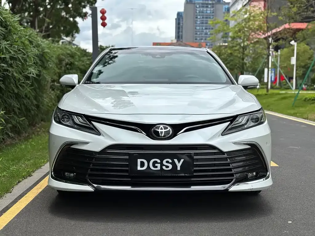Toyota Camry — фото 6