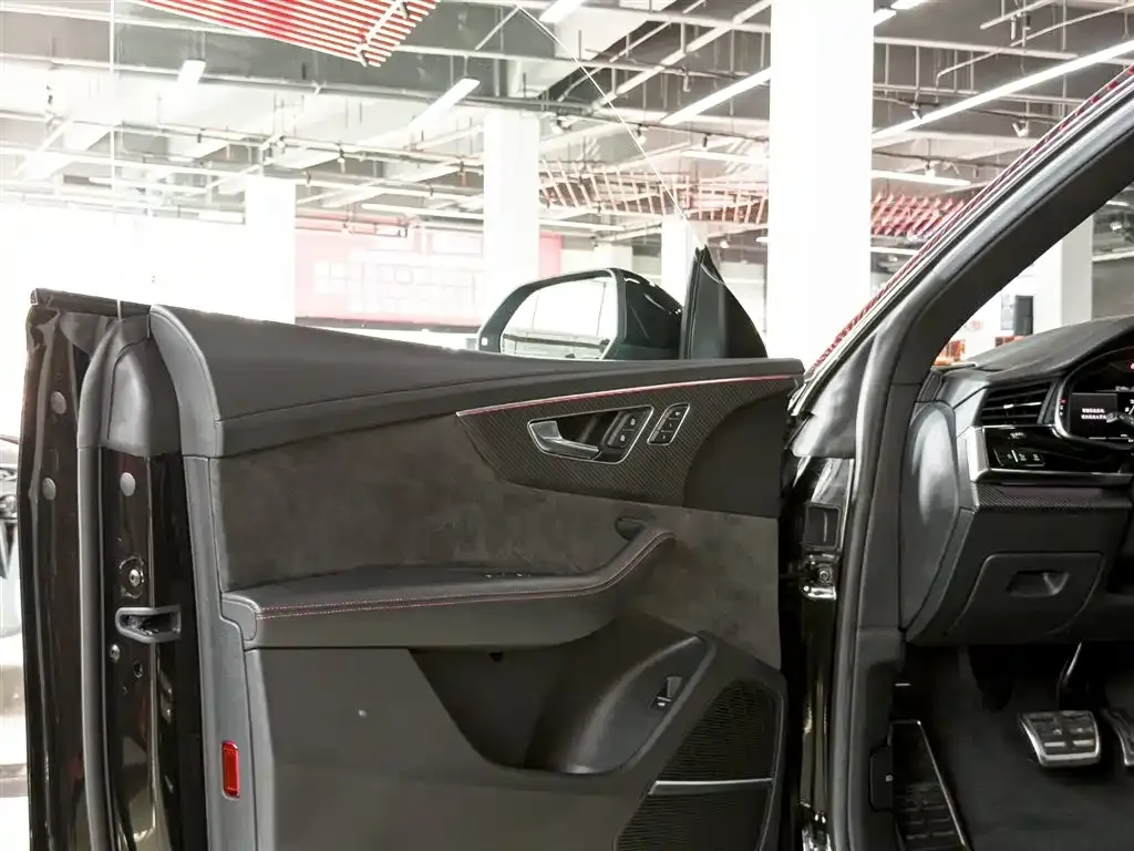 Audi RS Q8 2022 из CN, фото 10
